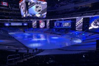 Фото Хоккей без зрителей? Как это стало возможным?